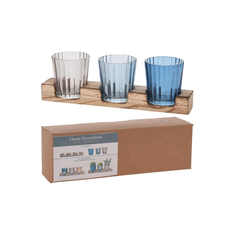 Photophore en verre sur étagère en bois