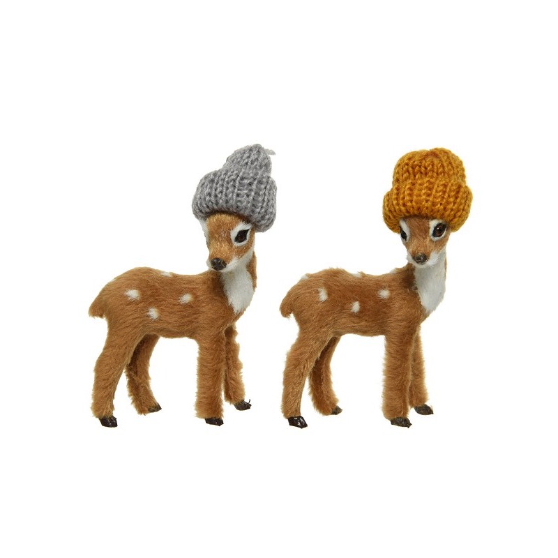 Decoris Kersthanger hert met grijs of bruin gebreid mutsje H10,5cm