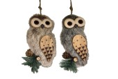 Decoris Decohanger Uil polyester met houten ogen zittend op kersttakje H13,5cm