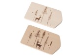 Boltze Home Ontbijtbord Logan gemaakt van beukenhout met afbeelding van hert en kerstbomen L24cm B13cm H1cm