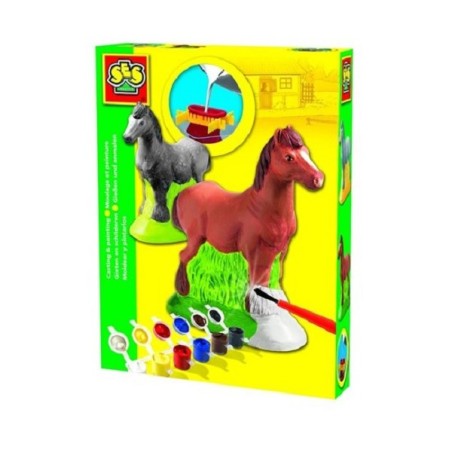 Moulage de six personnages, cheval