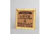 Paperdreams Wooden sign - This home runs on love