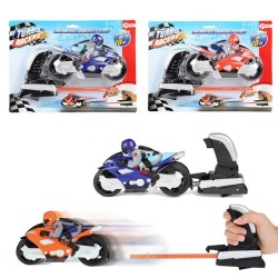 Toi Toys Turbo Racers tirant sur une moto avec un motocycliste