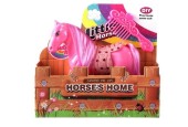 Cheval 15cm avec peigne dans une boîte d'exposition 36x28x16cm