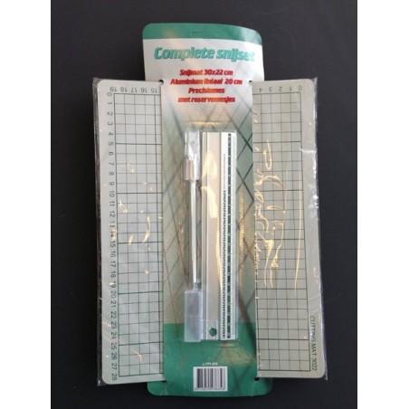 Set de tapis de découpe 4 pièces : tapis de découpe 20x30cm, règle, couteau et lames de rechange